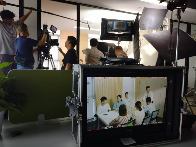 喀喇沁左翼TVC拍摄公司：科技产品视觉化大师，诠释未来感与功能美学